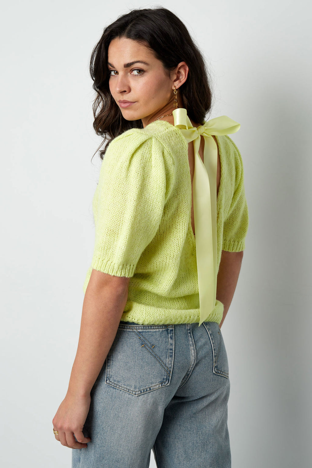 Nylon Vrouwen Korte Mouw Top Gebreid Achterknoop Ontwerp